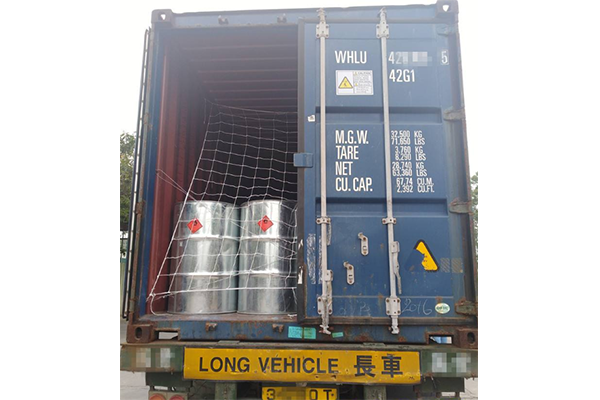中港危险品易燃液体服务拖车